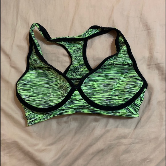 barely worn padded sports bra - Picture 3 of 3